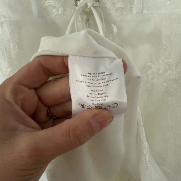 V. Chapman Nigella Dress in White - Picture 7 of 9